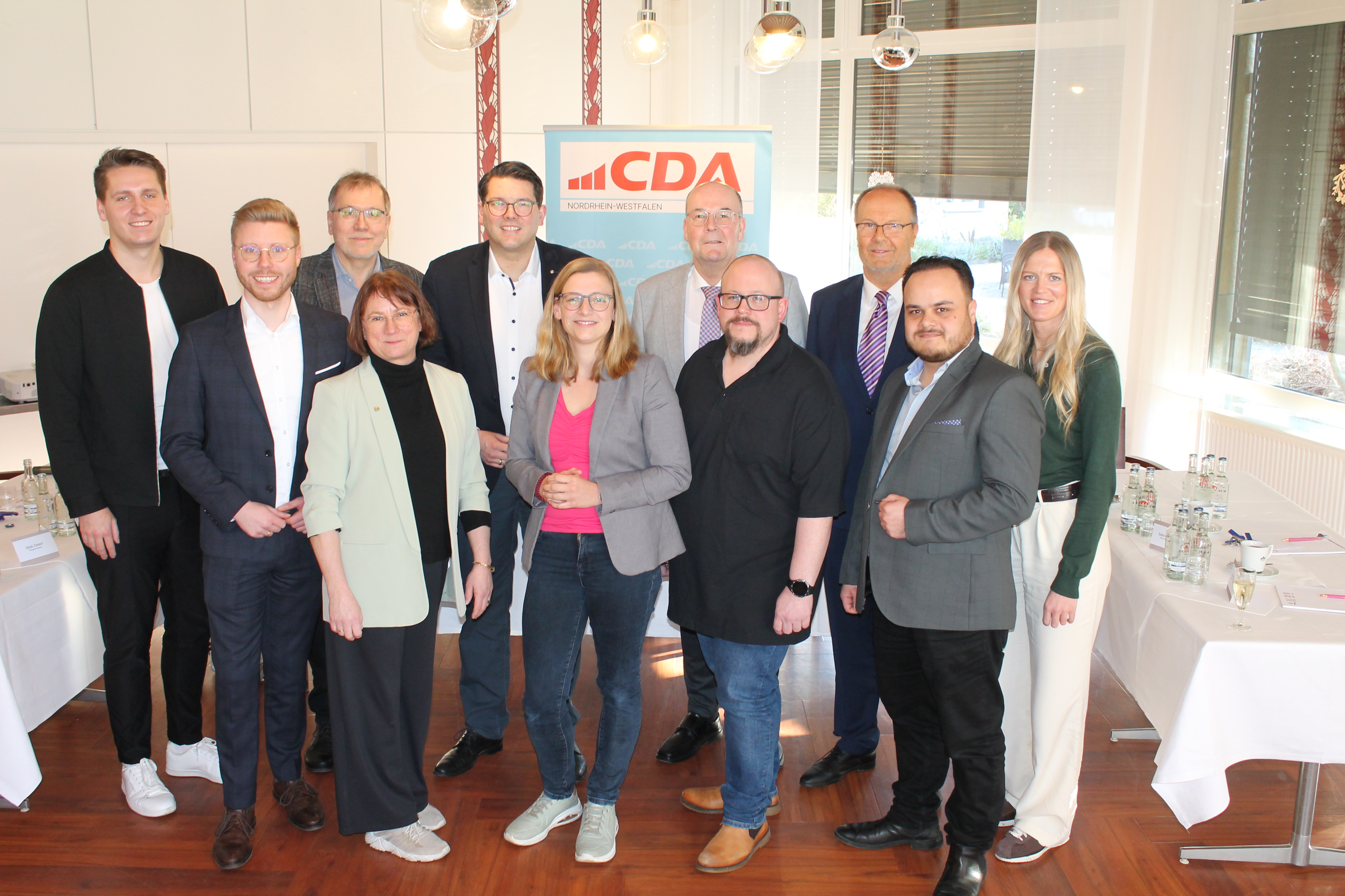 v.l.: Pit Abruszat (Vors. JU Union Minden-L�bbecke); Daniel Scheen-Pauls MdL  (Landesvorsitzender der CDA NRW);  Ulrich Stadtmann (Vors. CDA Minden-L�bbecke); Joachim Ebmeyer MdB; Hans-Joerg Deichholz (CDU-Sozialpolitiker Kreis Minden-L�bbecke); Joachim K